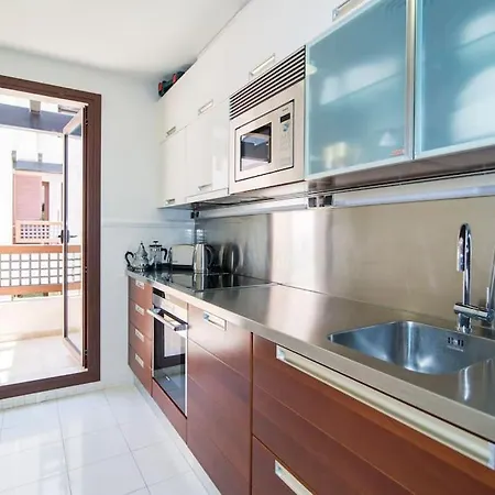 La Medina De Banus, Puerto Banus