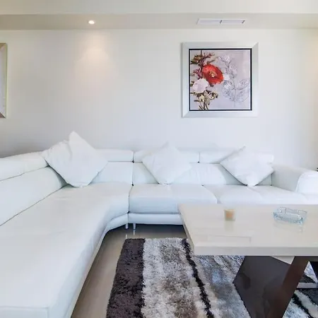 La Medina De Banus, Puerto Banus Apartment